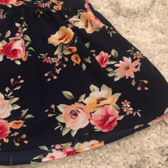 Pink Lily sleeveless floral top - Picture 3 of 8